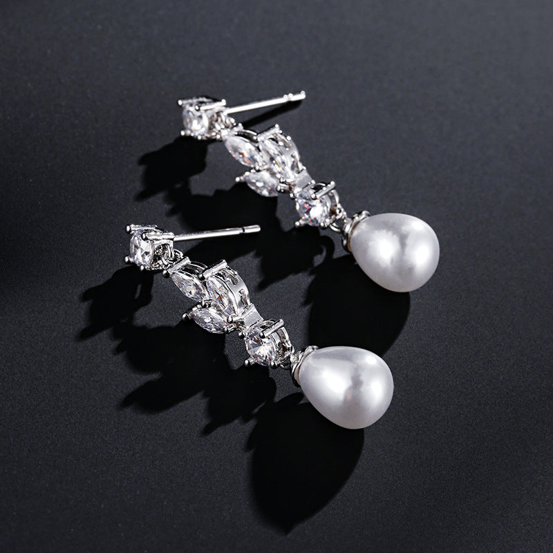 Women's Fashion Pearl Zircon Drop-shaped Advanced Design Earrings
