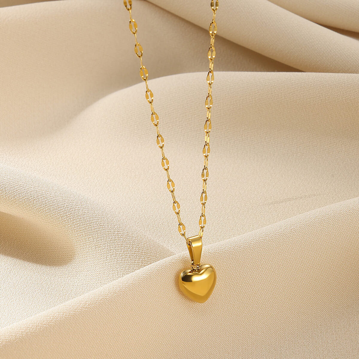 Simple Fashion Gold-plated Peach Heart Clavicle Chain Heart-shaped Necklace