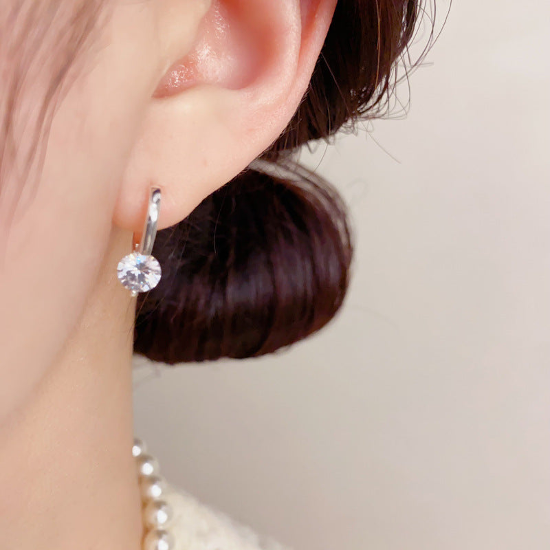 Women's Minimalist Design Thick Sier Zircon Pearl Clip Temperament Entry Lux Rings