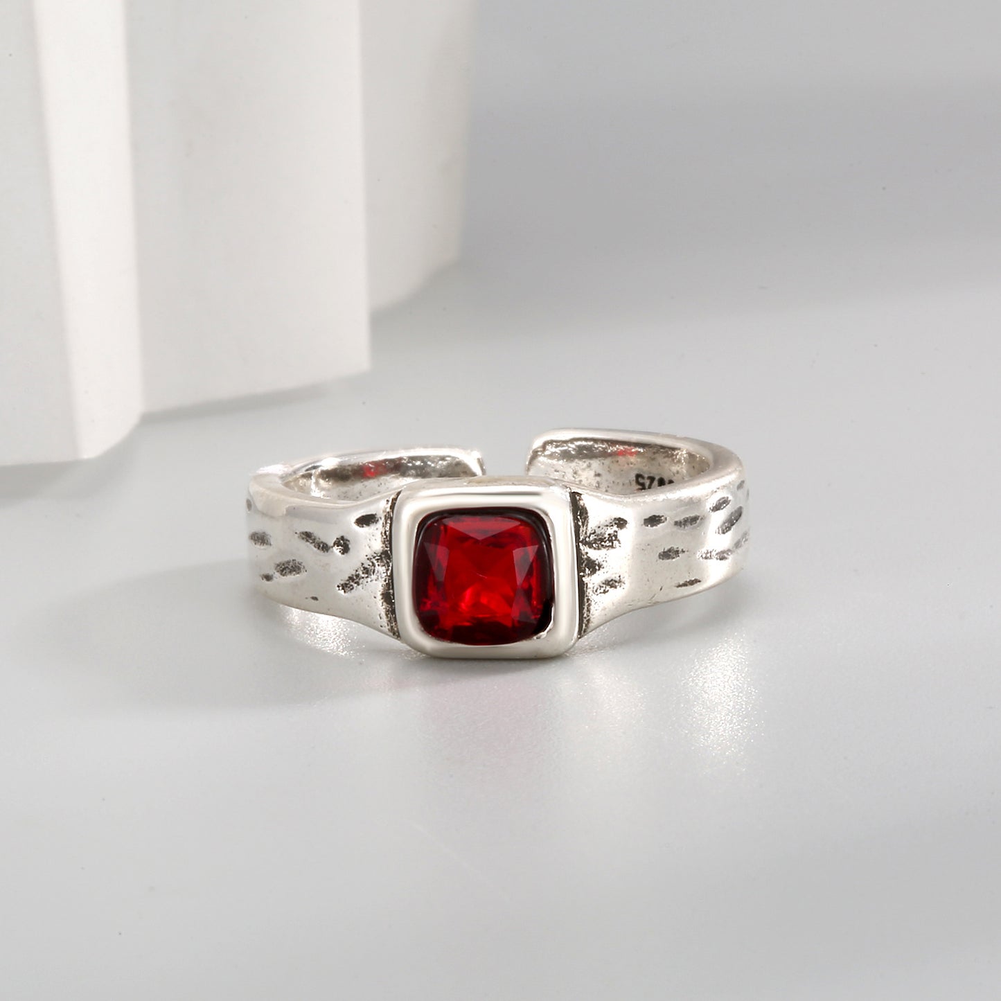 Women's & Men's Fashion Personality Trend Simple Ruby Ring