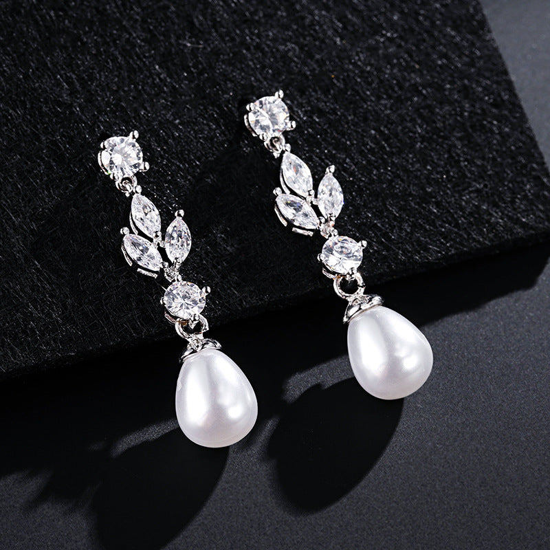 Women's Fashion Pearl Zircon Drop-shaped Advanced Design Earrings
