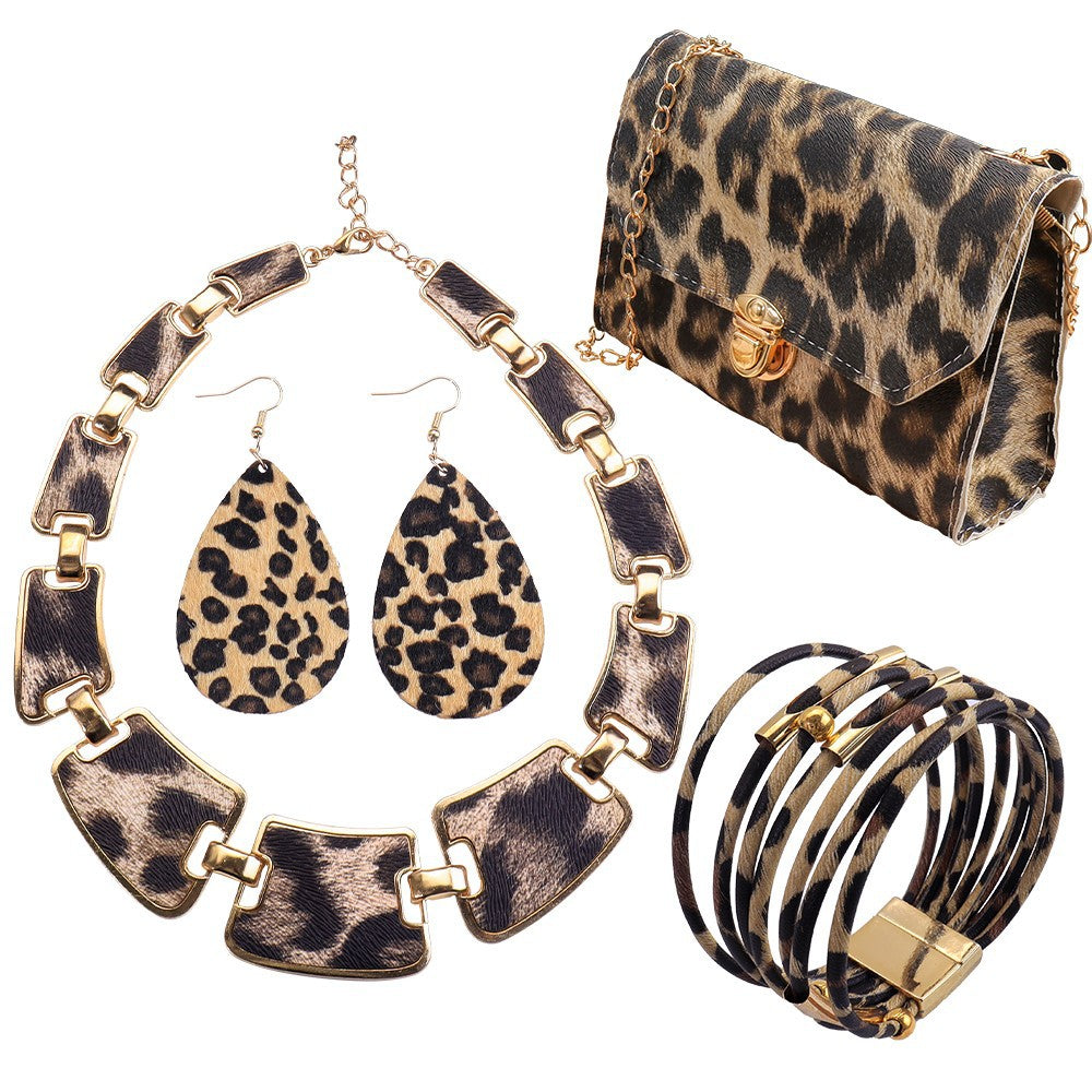 Fashion Vintage Leopard Print Exaggerated Personalized Metal Bracelet
