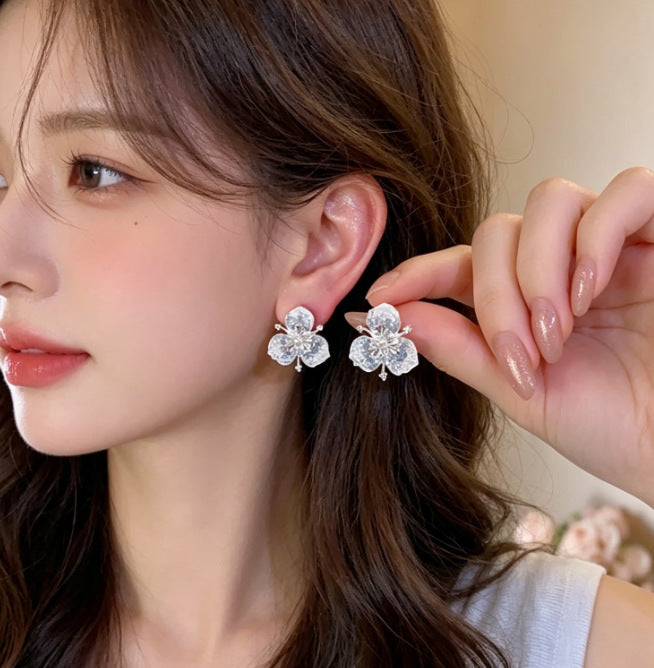 Women's Minority Design Fashionable Flower Light Luxury High-grade Temperament Earrings