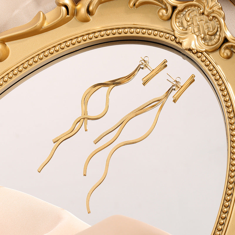 Eardrops Design Makes Face Look Thinner Temperamental Ear Line