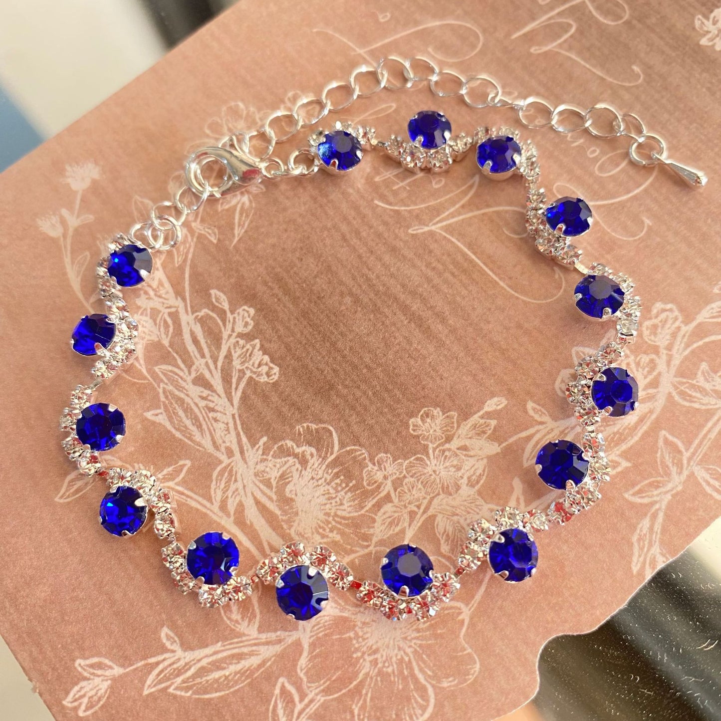 Shining Full Diamond Alloy Female Niche Design Light Bracelet