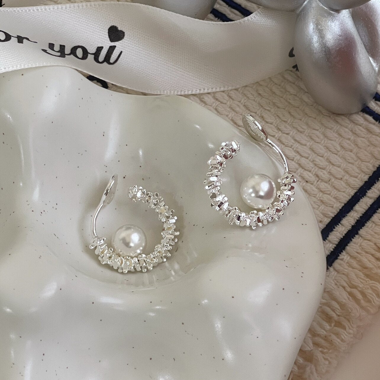 Women's Small Pieces Of Sier Ear Round Pearl For Exquisite Versatile Rings