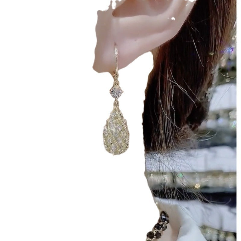 Women's Water Drop Niche Design Fashion Clips Elegant Light Earrings