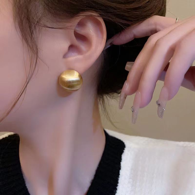 Simple Commute Design Niche Elegant Brushed Frosted Ball Stud Earrings