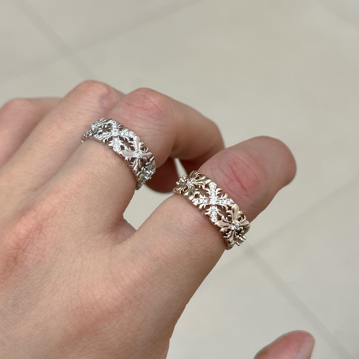Hollow Flower-de-luce Carved Open Female Light Luxury Minority Ring