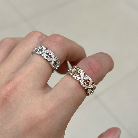 Hollow Flower-de-luce Carved Open Female Light Luxury Minority Ring
