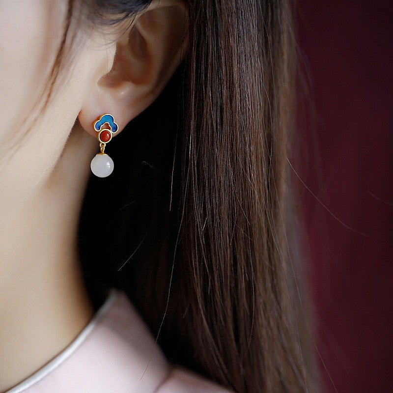 Women's Small Simple Hollow Pearl High-grade Refined Stud Earrings