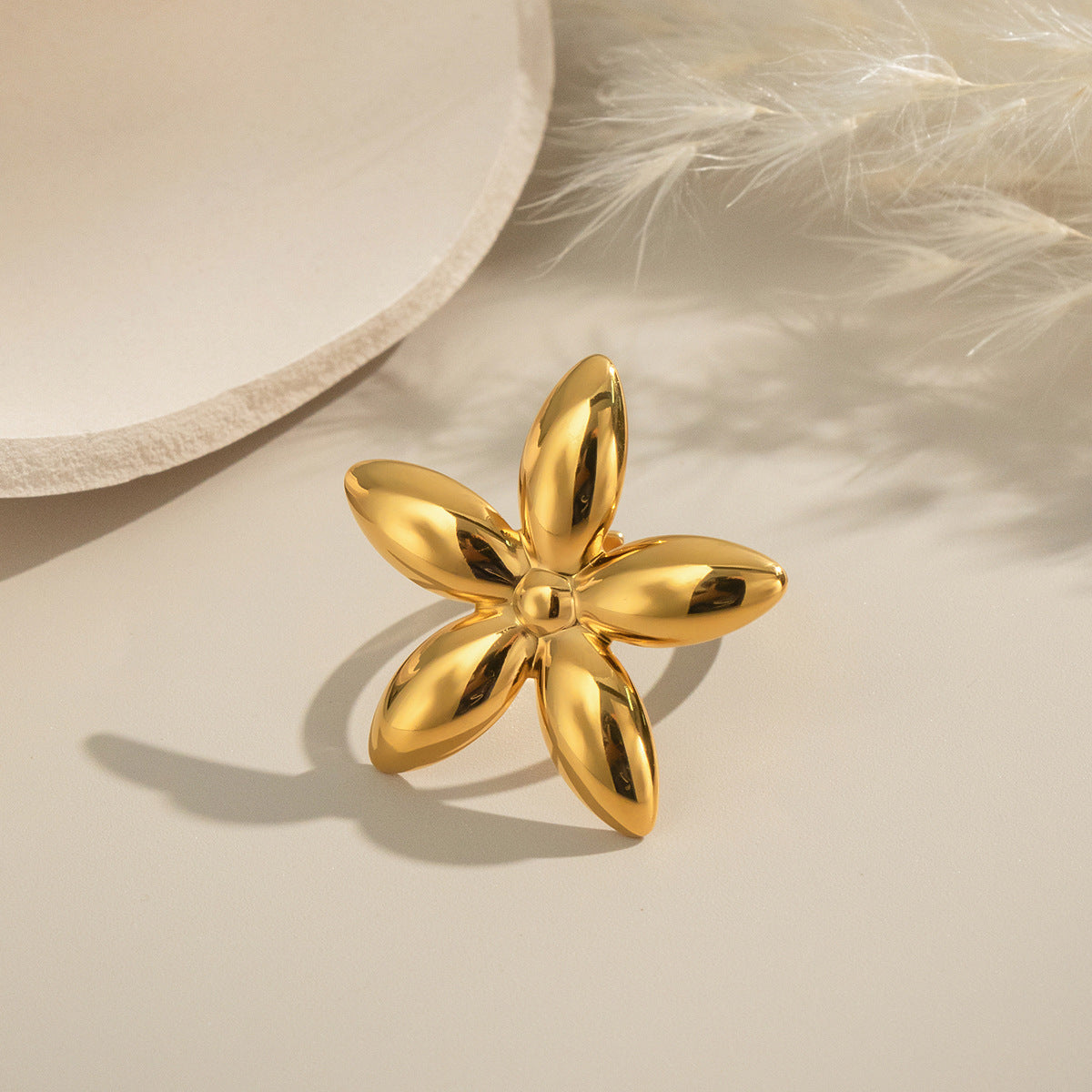Stainless Steel Glossy Flower Open Gold High-grade Ring
