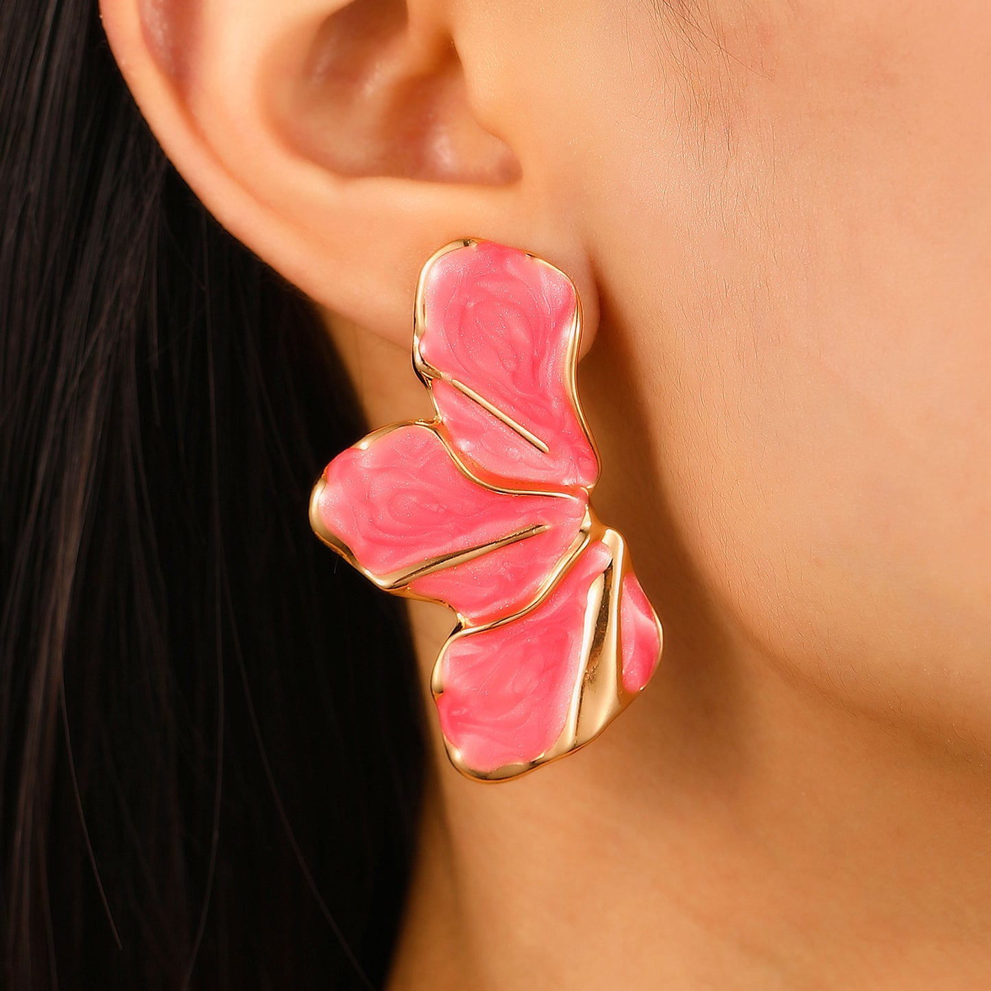 Women's Ruffled Oil Dripping Pleated Ear Cream Sweet Style Flower Enamel Stud Earrings