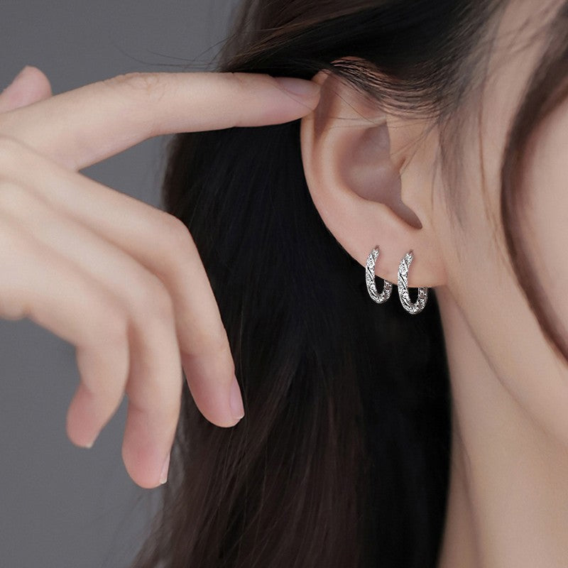 Spot Drill Twist Hot Push Geometric Warping Mobius Inlaid Zircon Rings