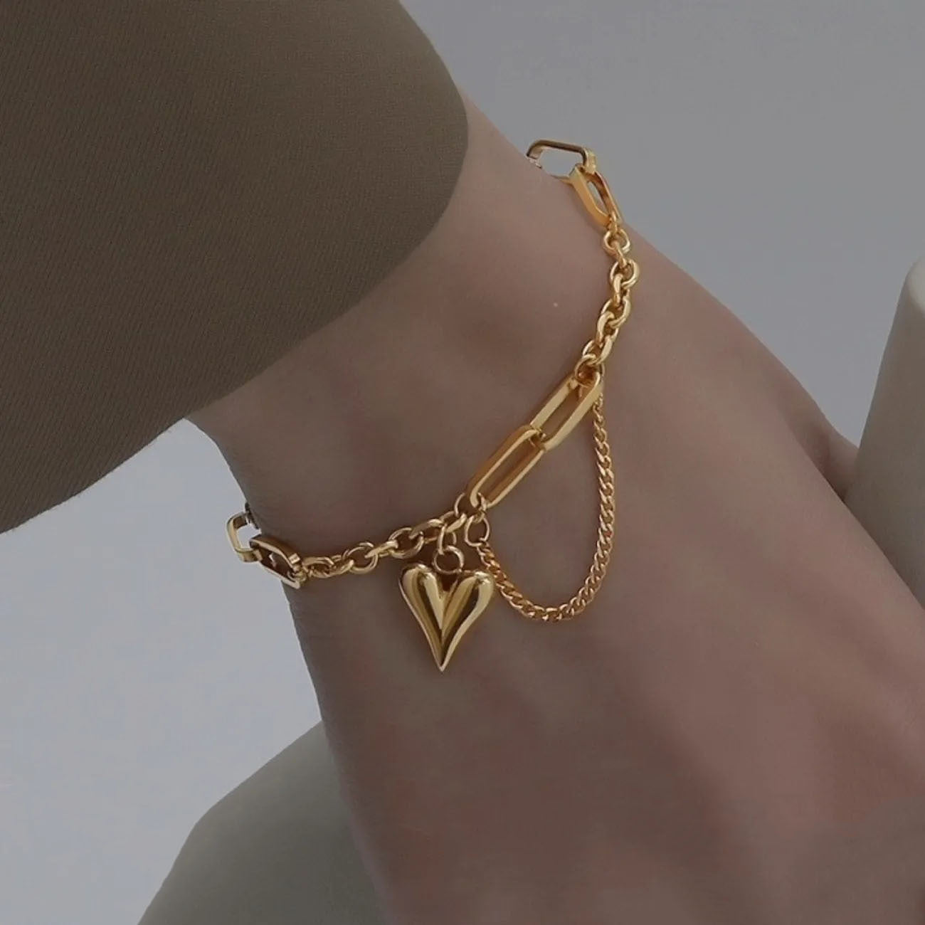 Women's Commuter Titanium Steel Light Luxury Couple Bracelets