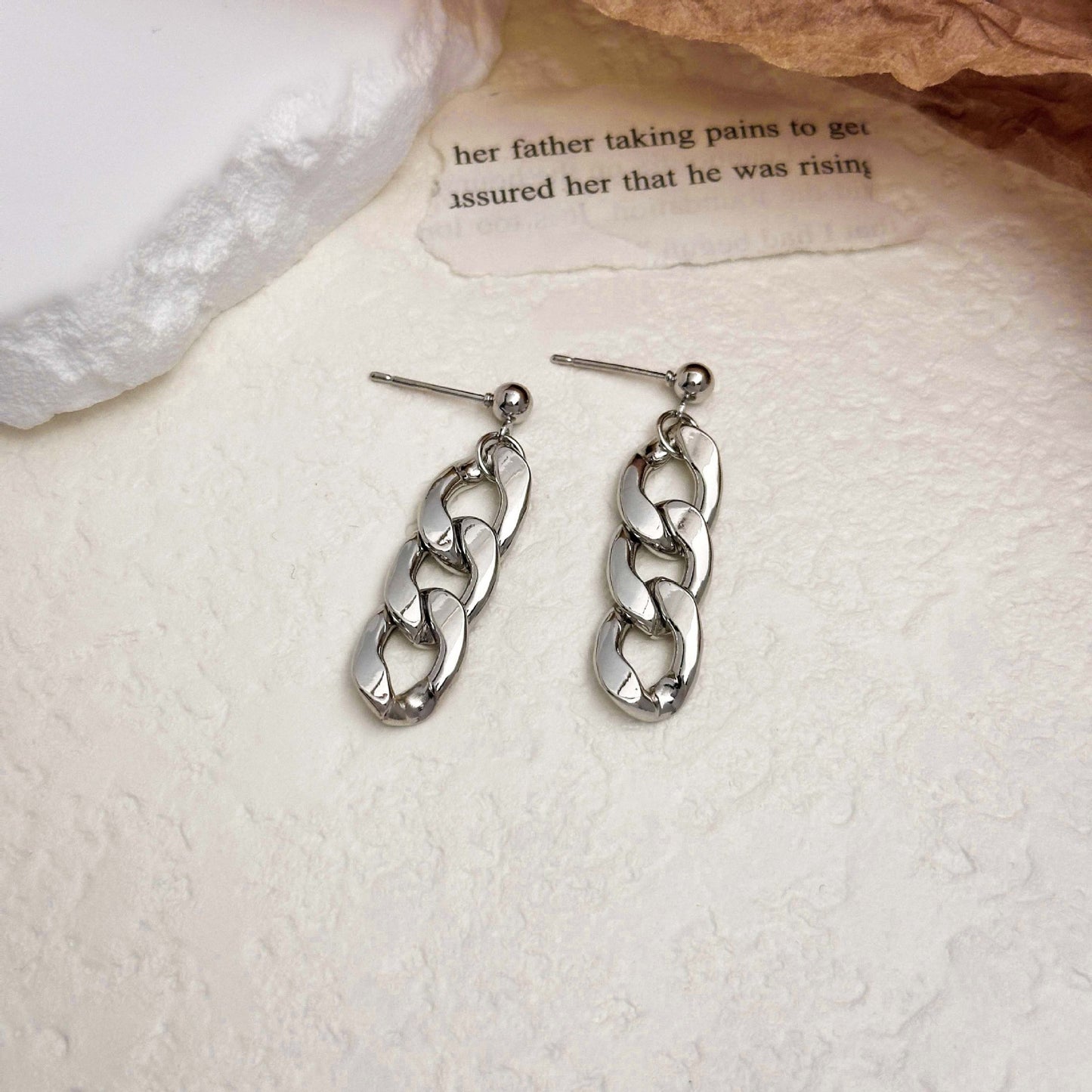 Fashionable Metal Texture Light Luxury Simple Earrings