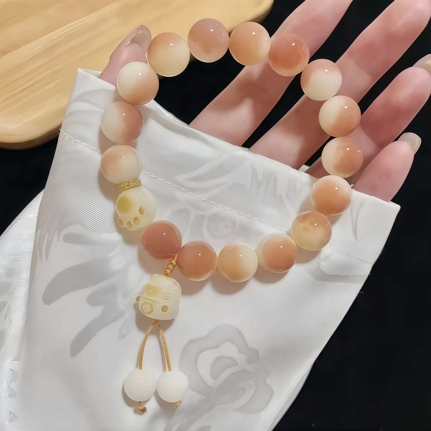 Men's Natural Bodhi Carving Cat's Paw Female Hand Toy Bracelet
