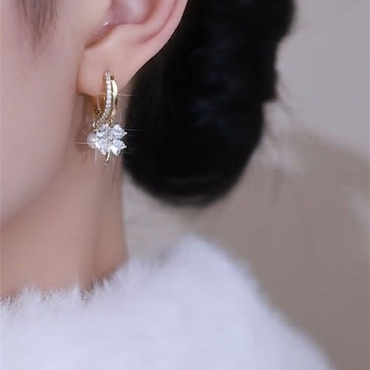 Flower Ear Clip Clover Pink Beauty Dignified Rings