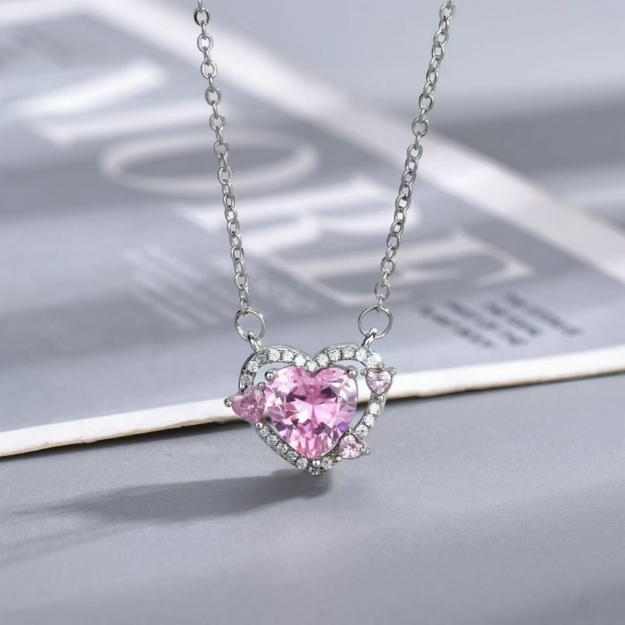 Light Luxury High Sense King Glory Maid Coffee Section Necklace