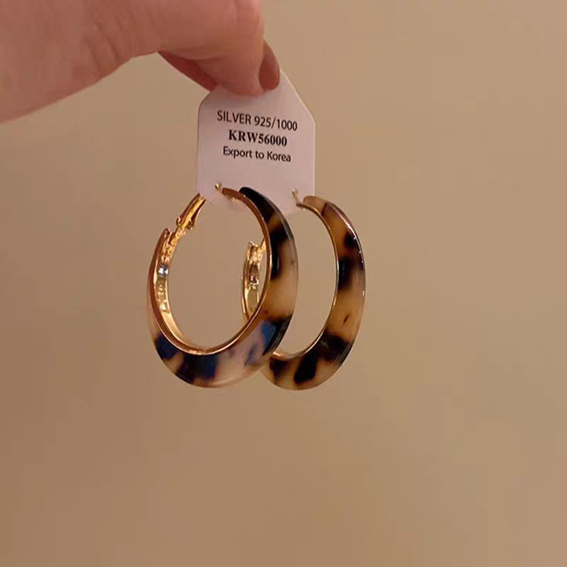 Women's Retro Affordable Luxury High-grade Ear Atmosphere Round Niche Earrings