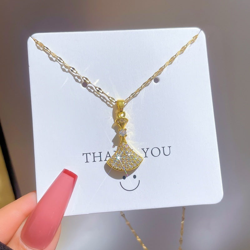 Women's Summer Fashion Heart For Design Simple Light Luxury Cold Style Necklaces