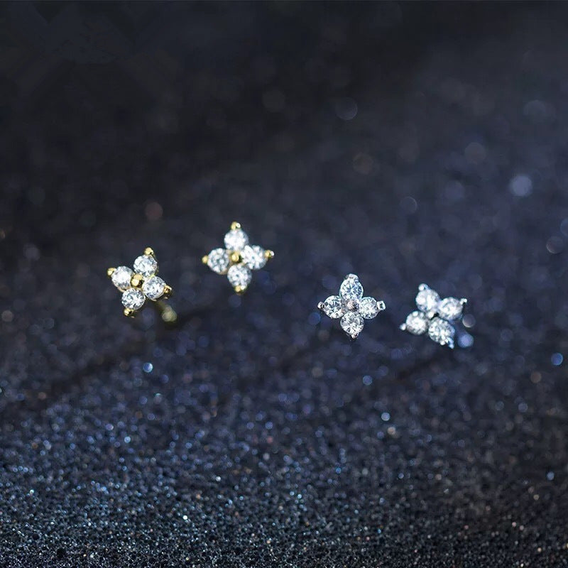 Women's Clover Ear Light Luxury Sweet Diamond Small Flower Shape Mini Rings