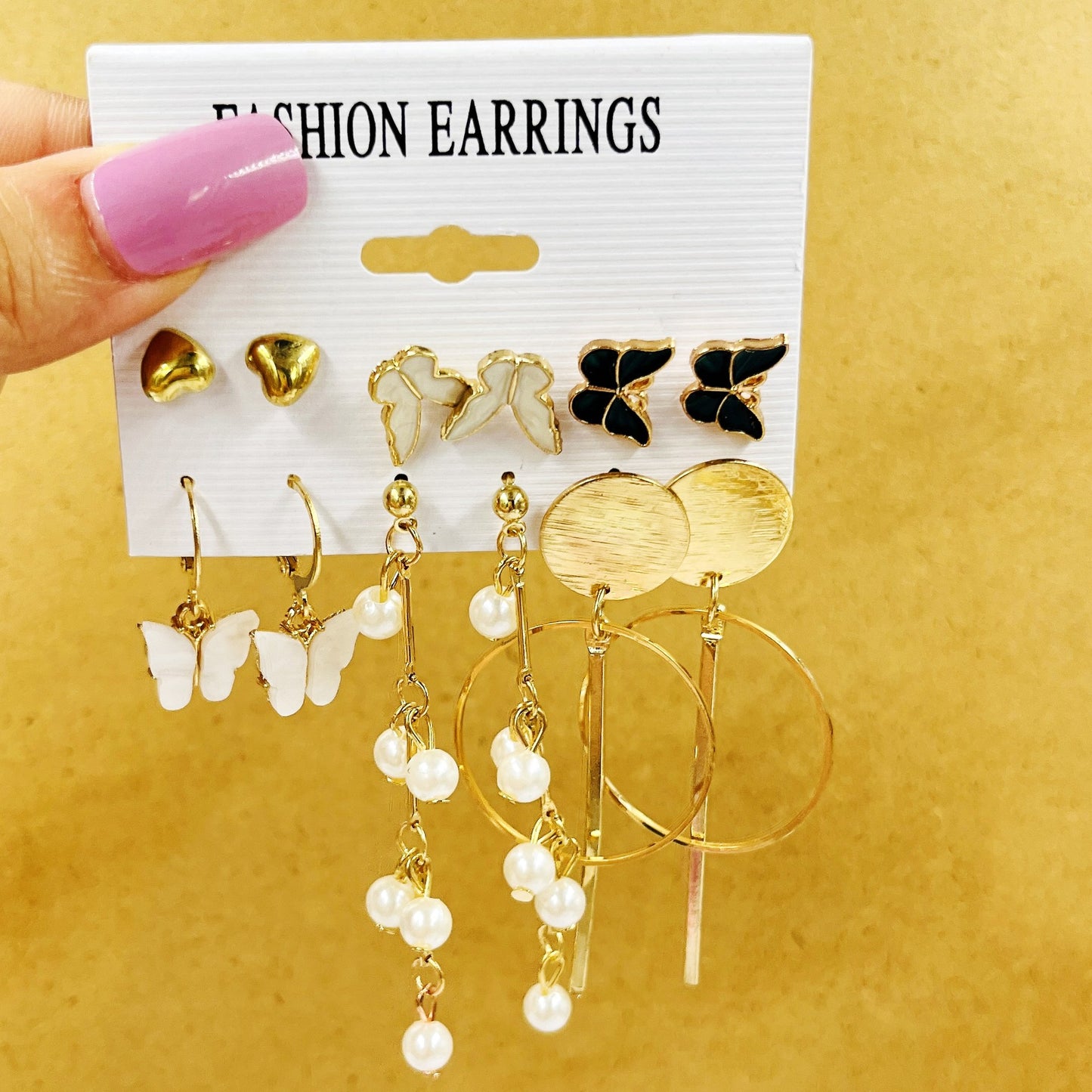Women's Inlaid Pearl Creative French Retro Gold Ear Stud Earrings