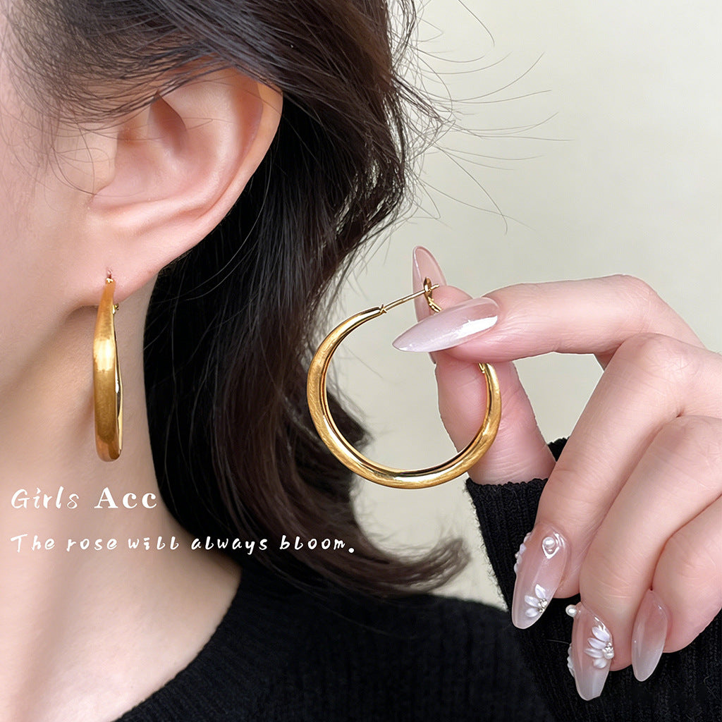 Women's Minimalist Exaggerated Big Ear Fashionable Temperament Personalized Cold Style Simple Earrings