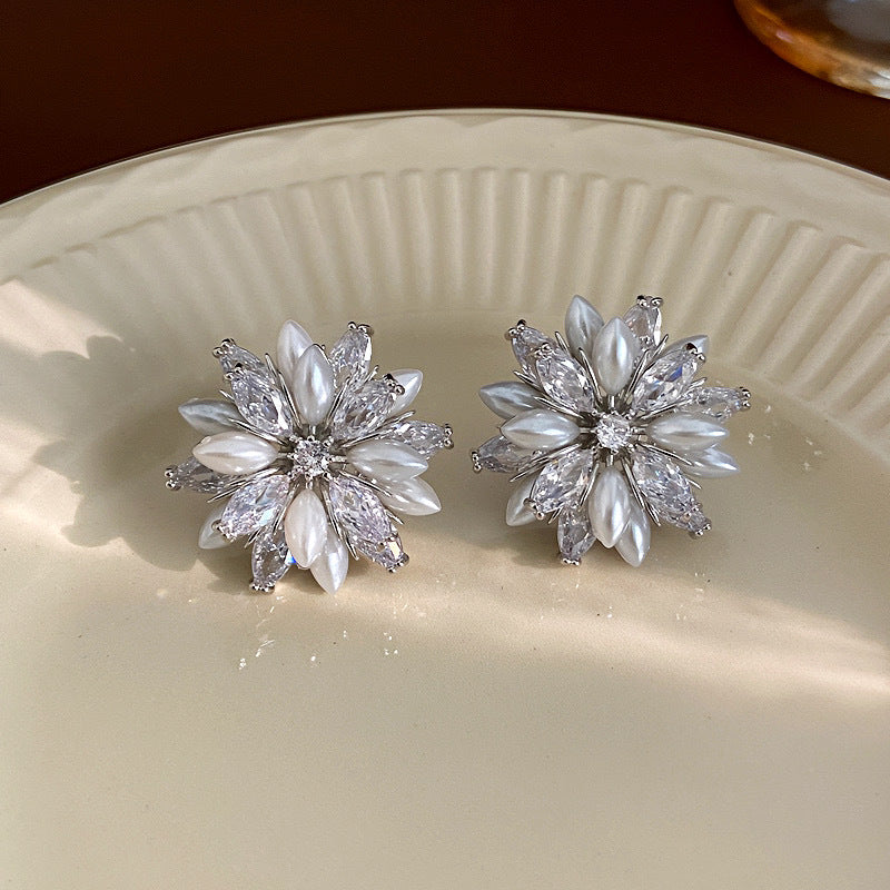 Zircon Pearl Flower Light Luxury High-grade Personalized Earrings