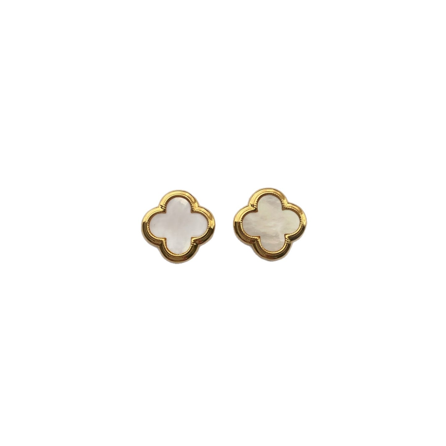 Women's Retro Affordable Luxury Fritillary Shell Light Lucky Romantic Fashion Stud Earrings