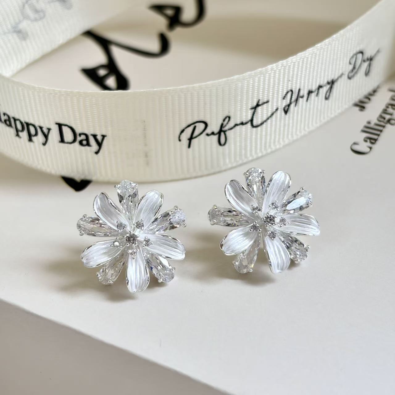 Daisy Vacation Style Sier Needle Sweet Earrings