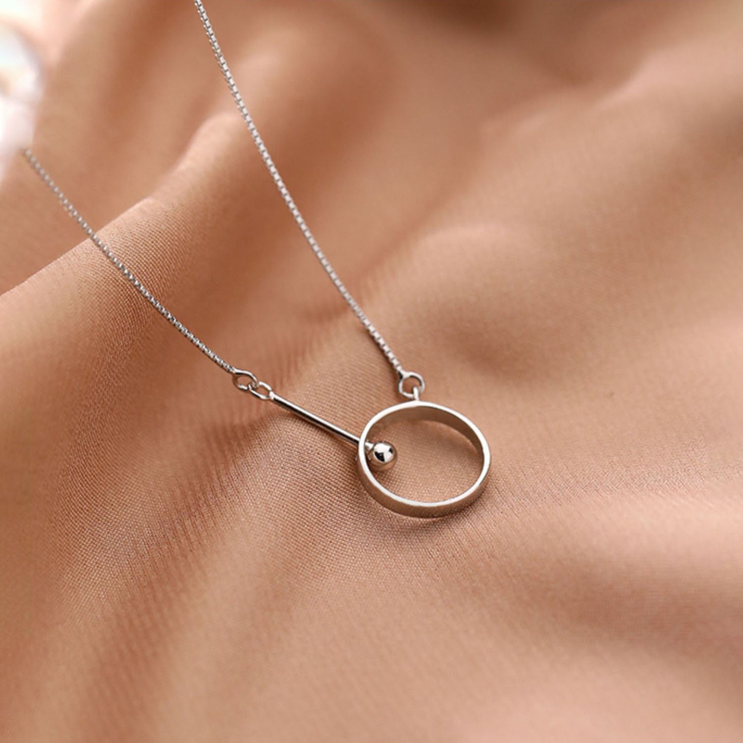 Women's Circle Geometry For Affordable Luxury Fashion Minimalist Style Niche Necklace