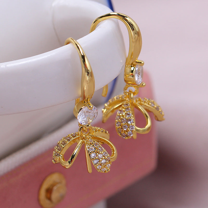Women's Domestic Gold Flower Zircon Pearl Ear Stud Earrings