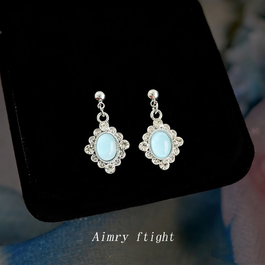 French Geometric High-grade Hollow Lace Vintage Earrings