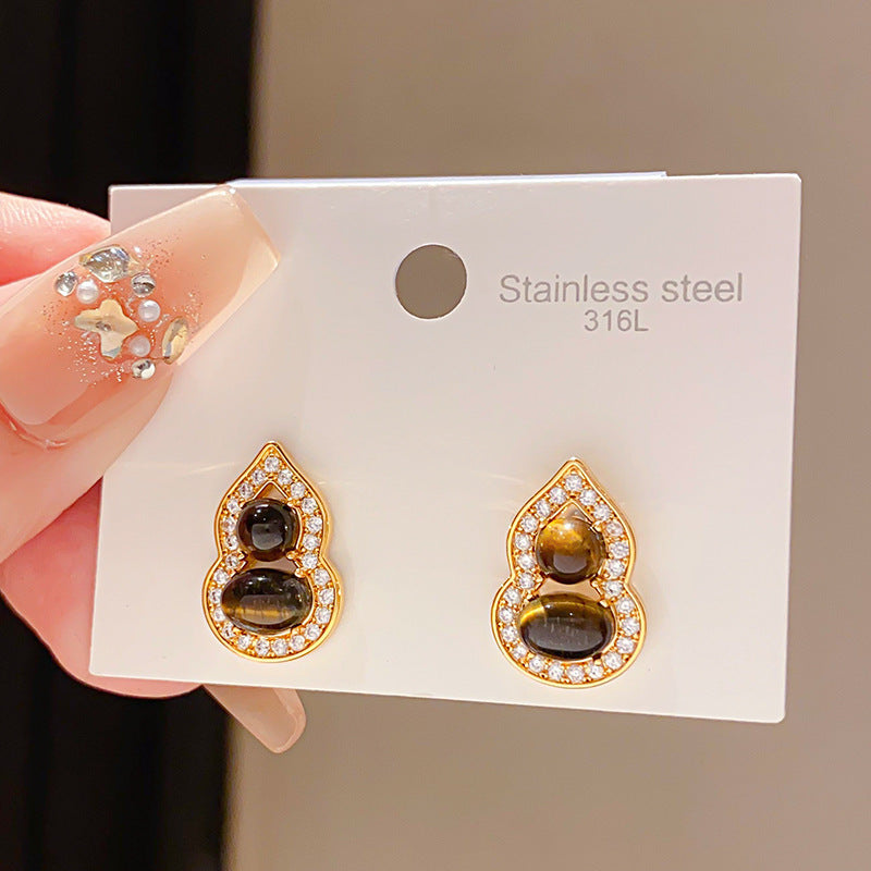 Women's Sier Needle Zircon Spiral Texture Retro Pendants