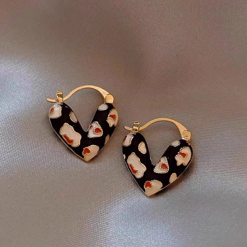 Women's Flammulation Dripping Oil Love Heart Ear Clip Earrings