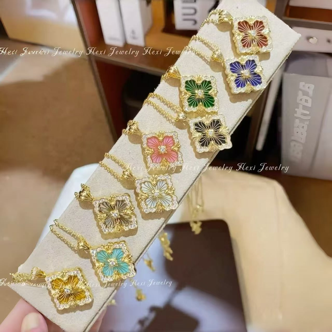 Women's Edition Opera Four-leaf Clover Gold-plated Fritillary Pendants