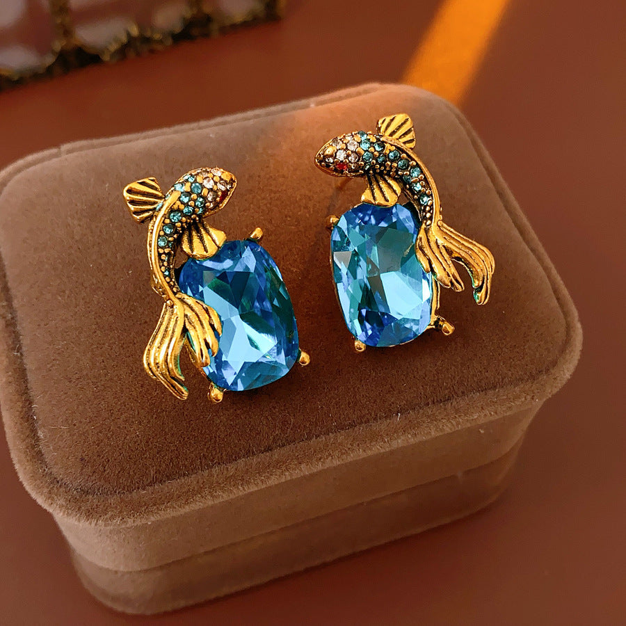 Women's Sier Needle Zircon Spiral Texture Retro Pendants