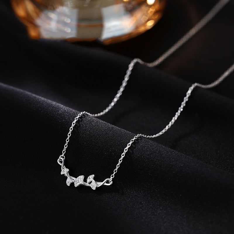 Women's Korean Simple Ginkgo Leaf Design Fashionable Fresh Elegant Temperament Entry Necklace