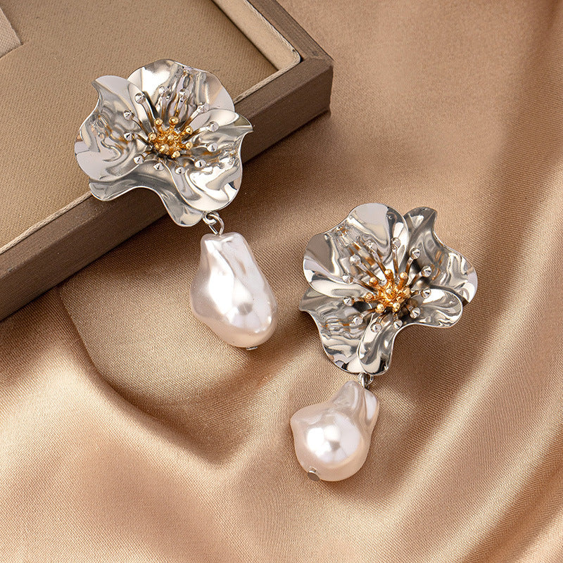 Women's Stylish Flower Elegant Street Shot Earrings