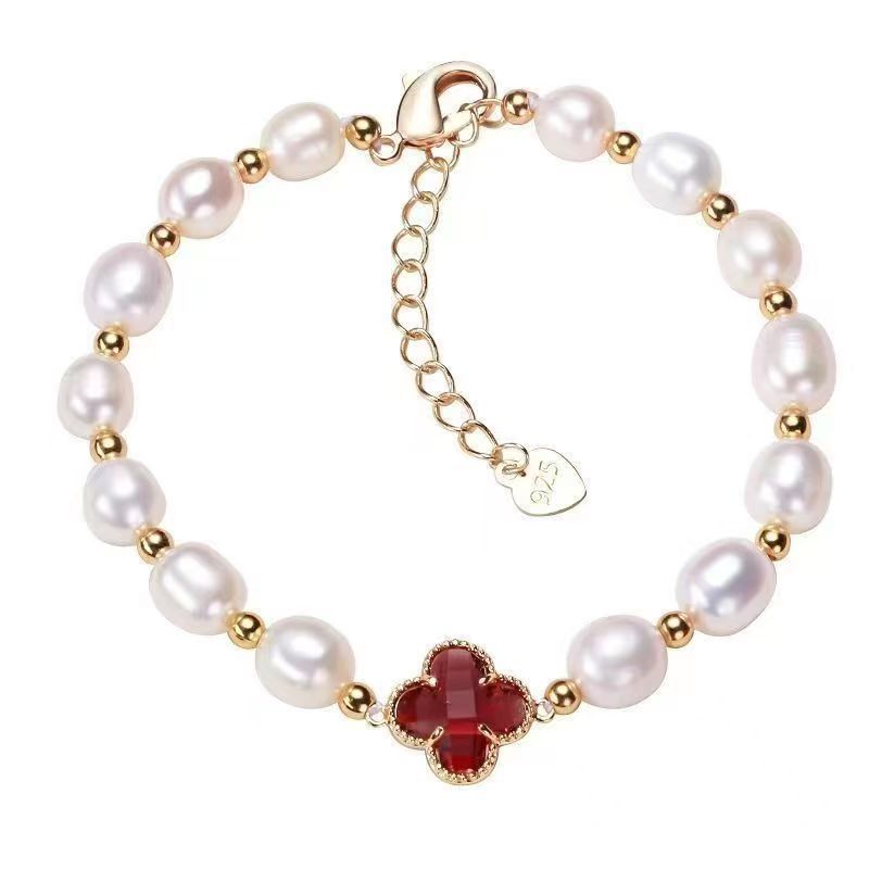 Four-leaf Clover Female Girlfriends Good-looking Design Style Mori Temperament Entry Bracelet