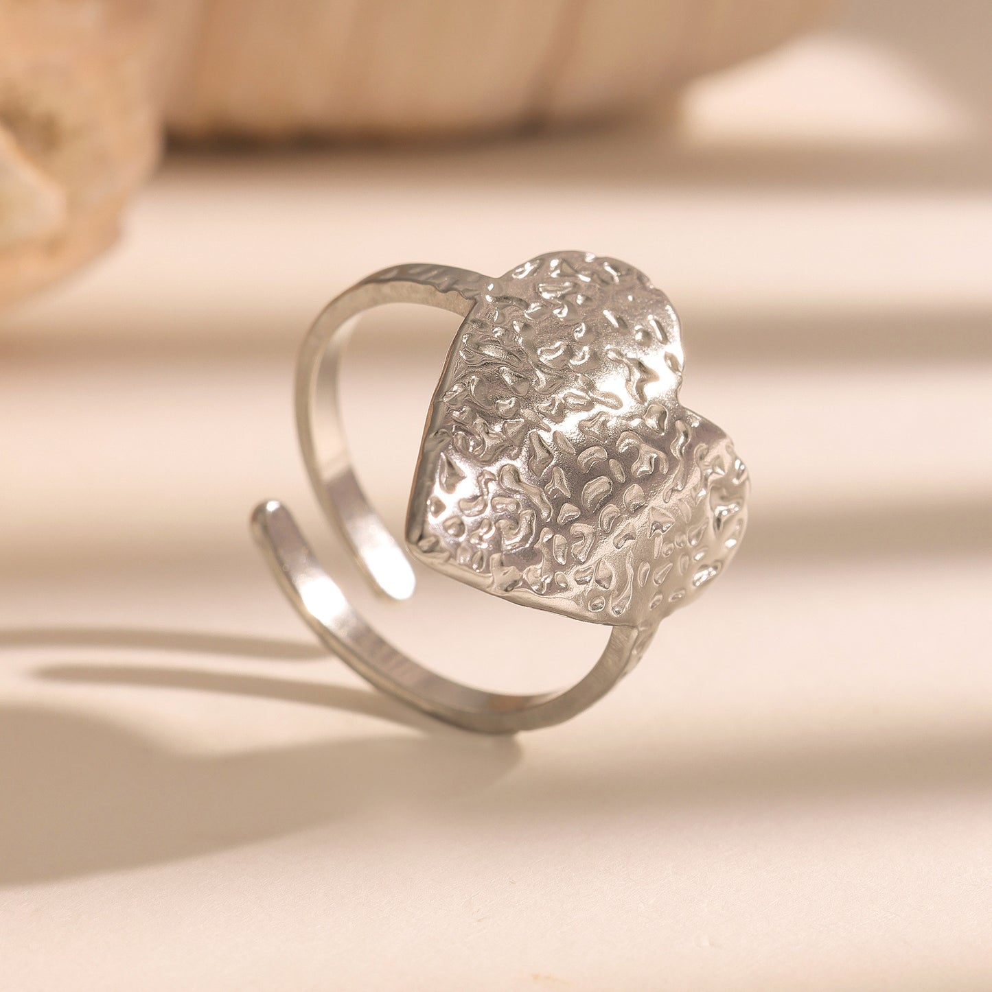 Wind Fashion Texture Leaves Open Adjustable Female With Hearts Gold Rings