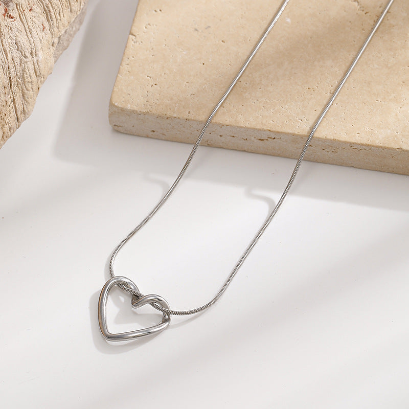 Women's Love Simple Design Hollow Heart-shaped Stainless Steel Clavicle Necklace