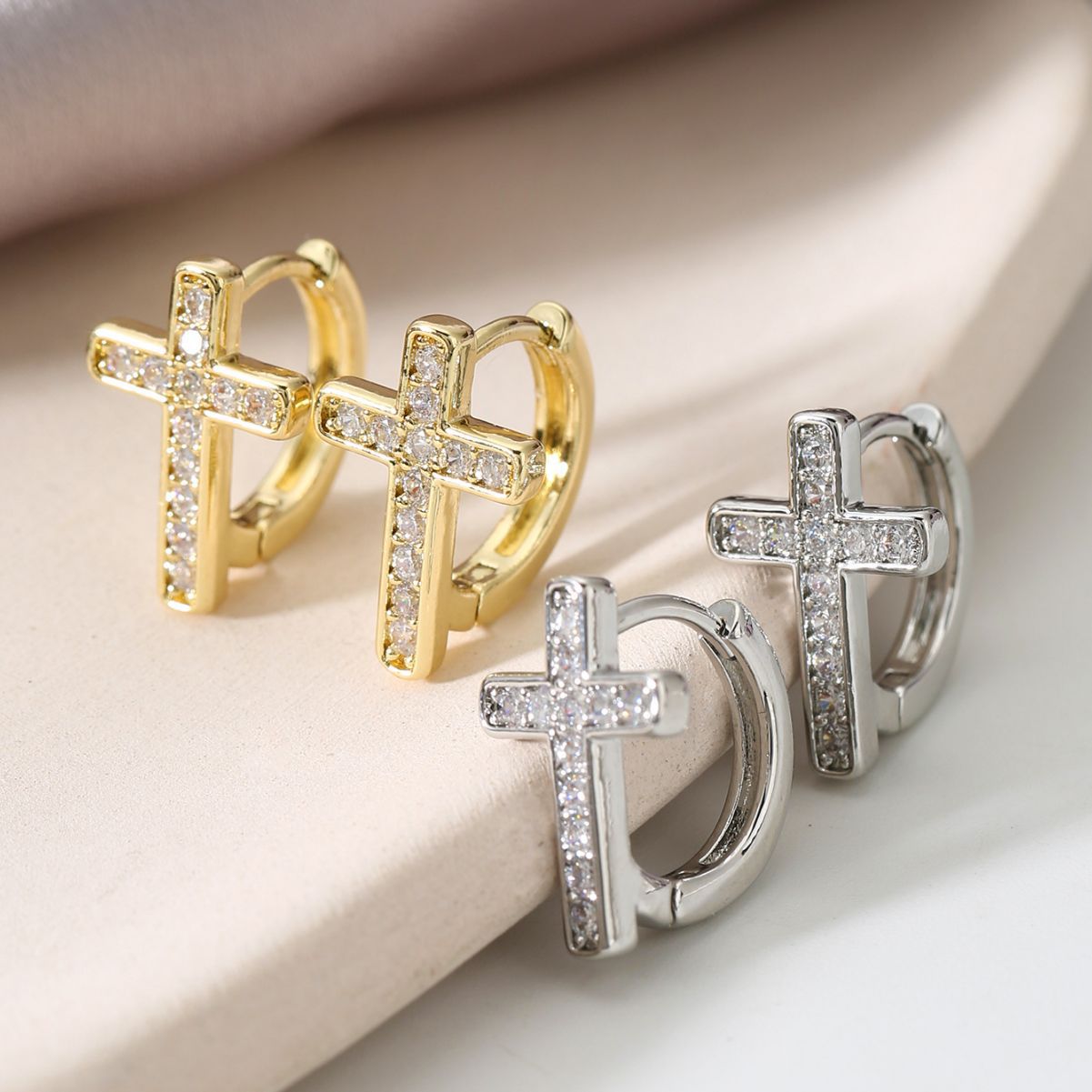 Refined Zircon Female Design High Sense Ear Personality Earrings