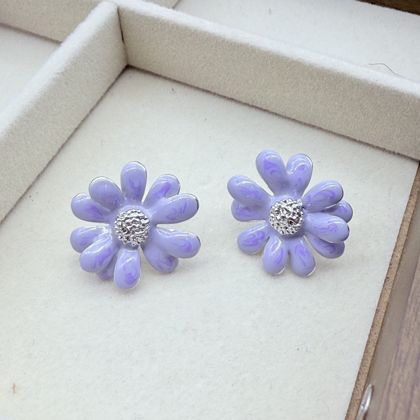 Daisy Female Niche Design Dopamine Color Elegant Earrings