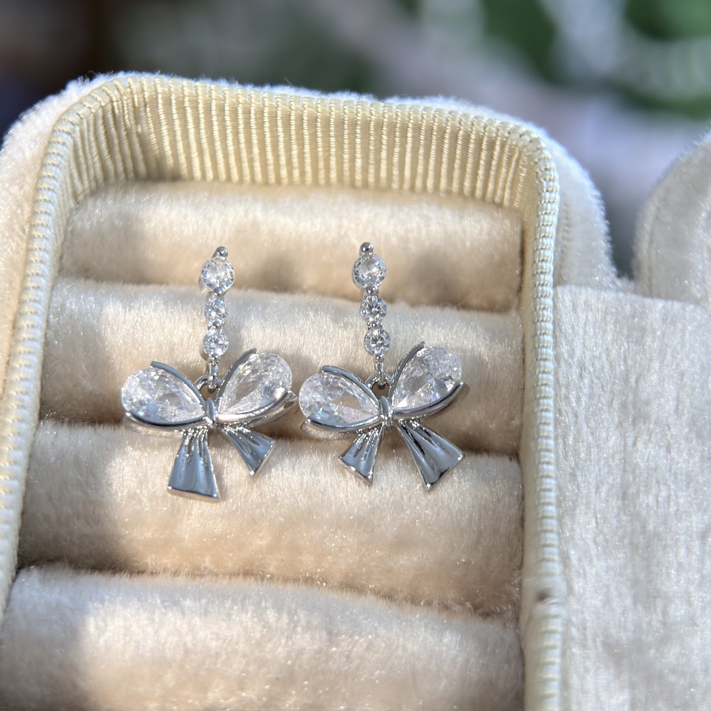 Zircon Niche Design Advanced Light Luxury Stud Earrings