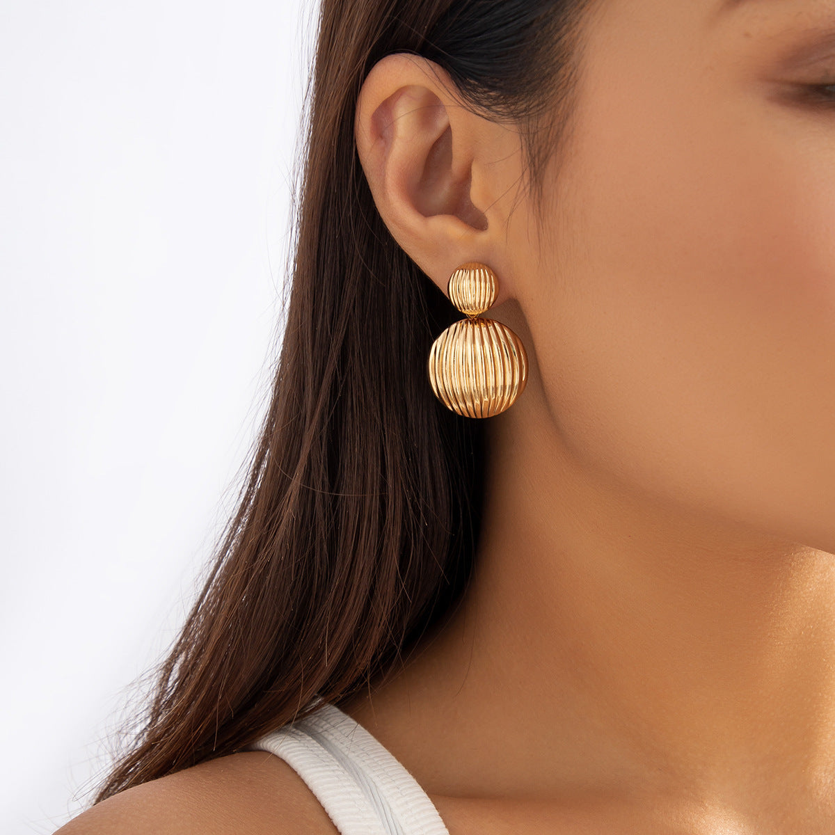 Women's Metal Shell Ocean Style Vintage Cold Striped Earrings