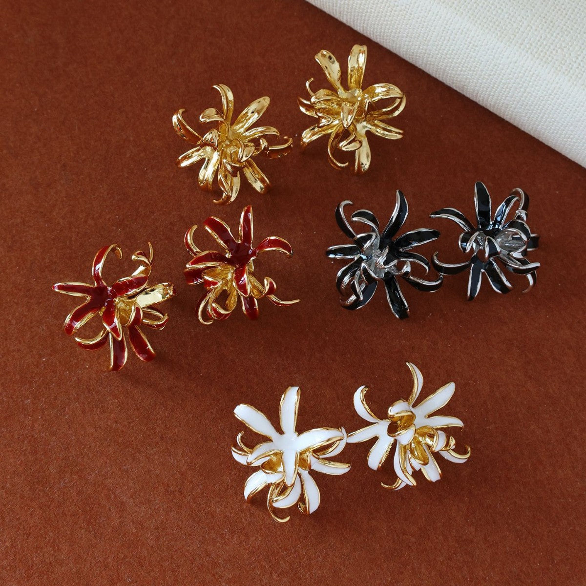Women's Zhang Flower Stylish Enamel Light Luxury Stud Earrings