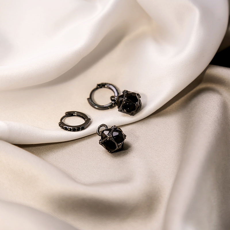 Retro Square Black Crystal Ear Clip High-grade Light Luxury Geometric Rings