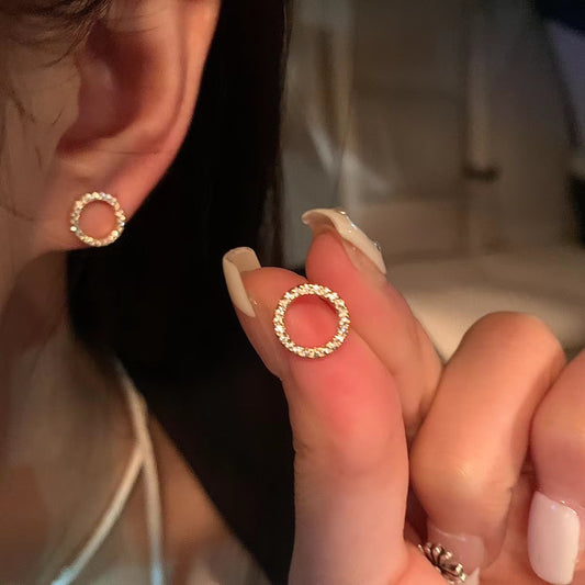 Women's Beautiful Small Delicate Ear Niche Design High-grade Stud Earrings